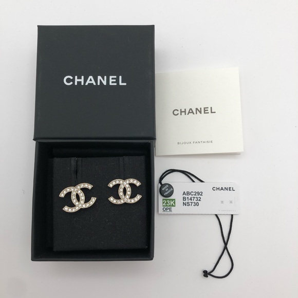 Chanel Earrings - Picture 1 of 6